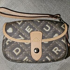 Dooney & bourke wristlet